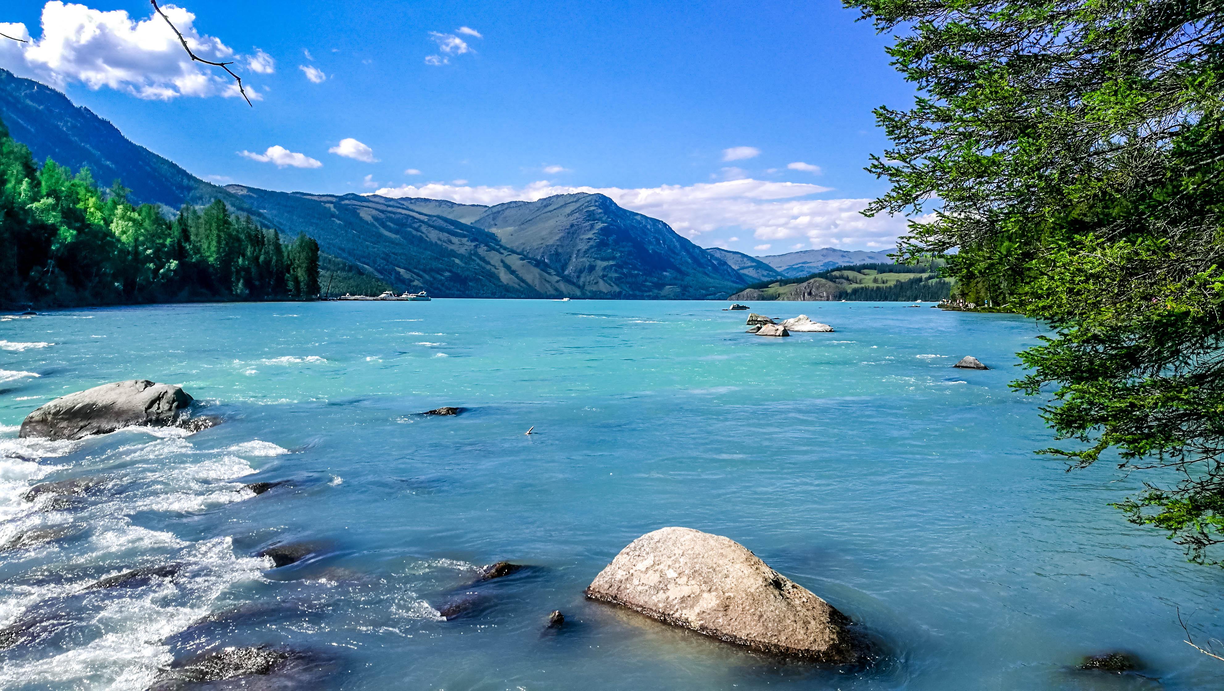 长流水很多史书记载,很多茶人把雨,雪,霜的水叫做半天河水.