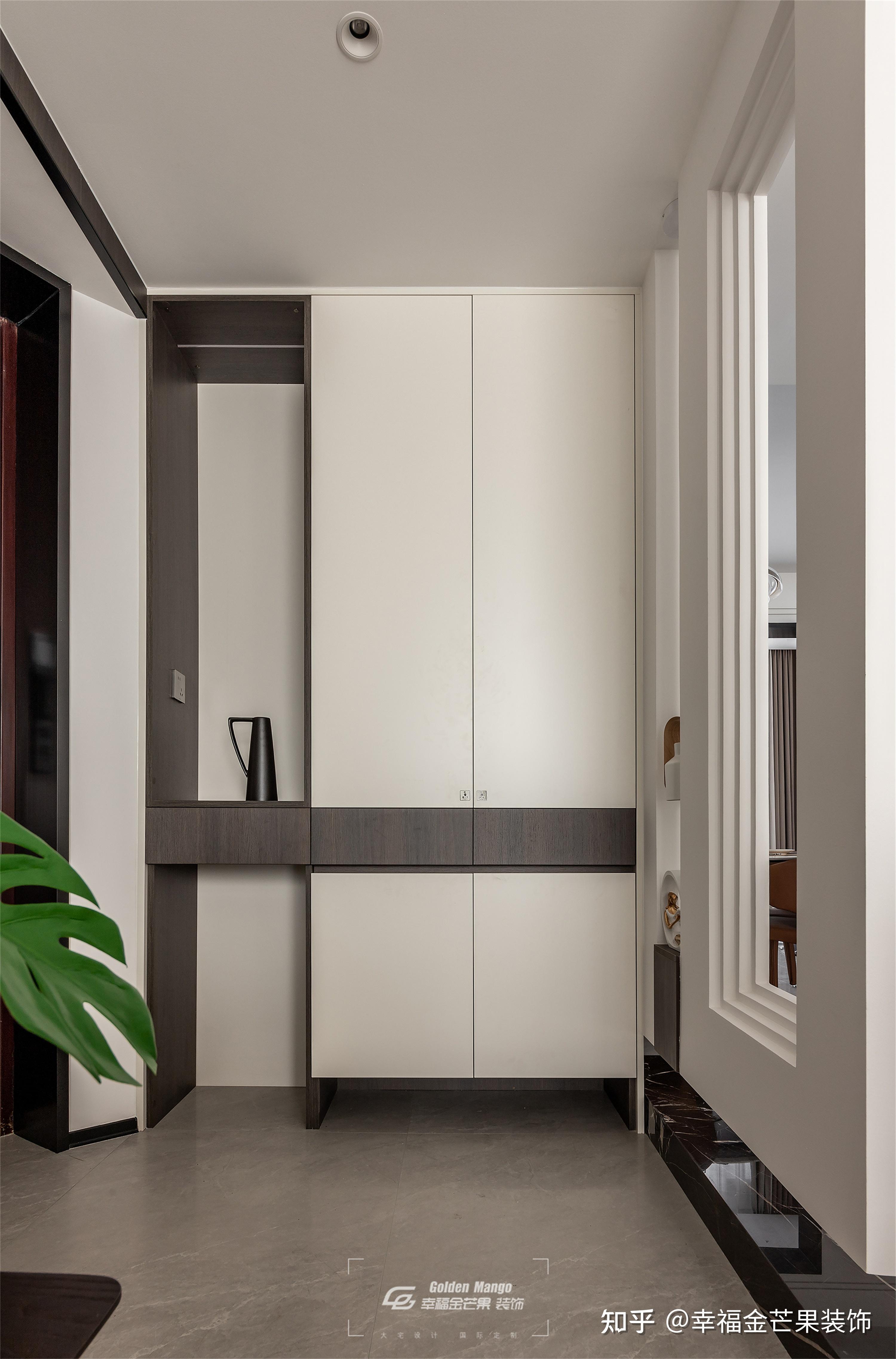 效果图:玄关·效果图实景拍摄:玄关玄关玄关透过玄关的留白看进去