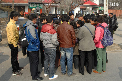 解读目前北京群众演员北影厂门口蹲点还能接到戏吗