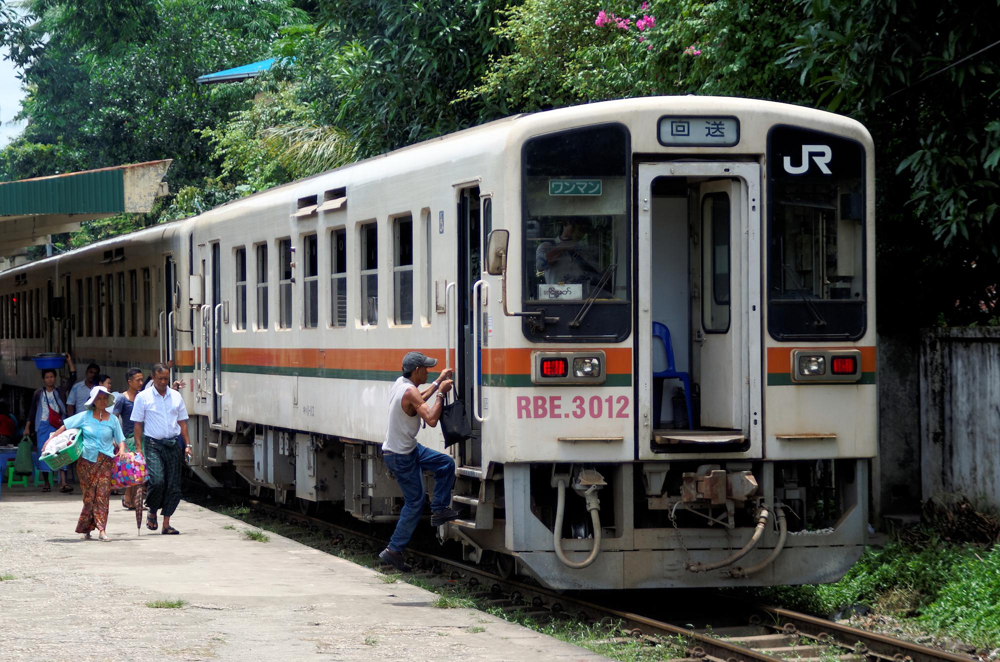 让是缅甸铁道之旅的首选,但如果你时间有限,没有机会体验这段火车线路