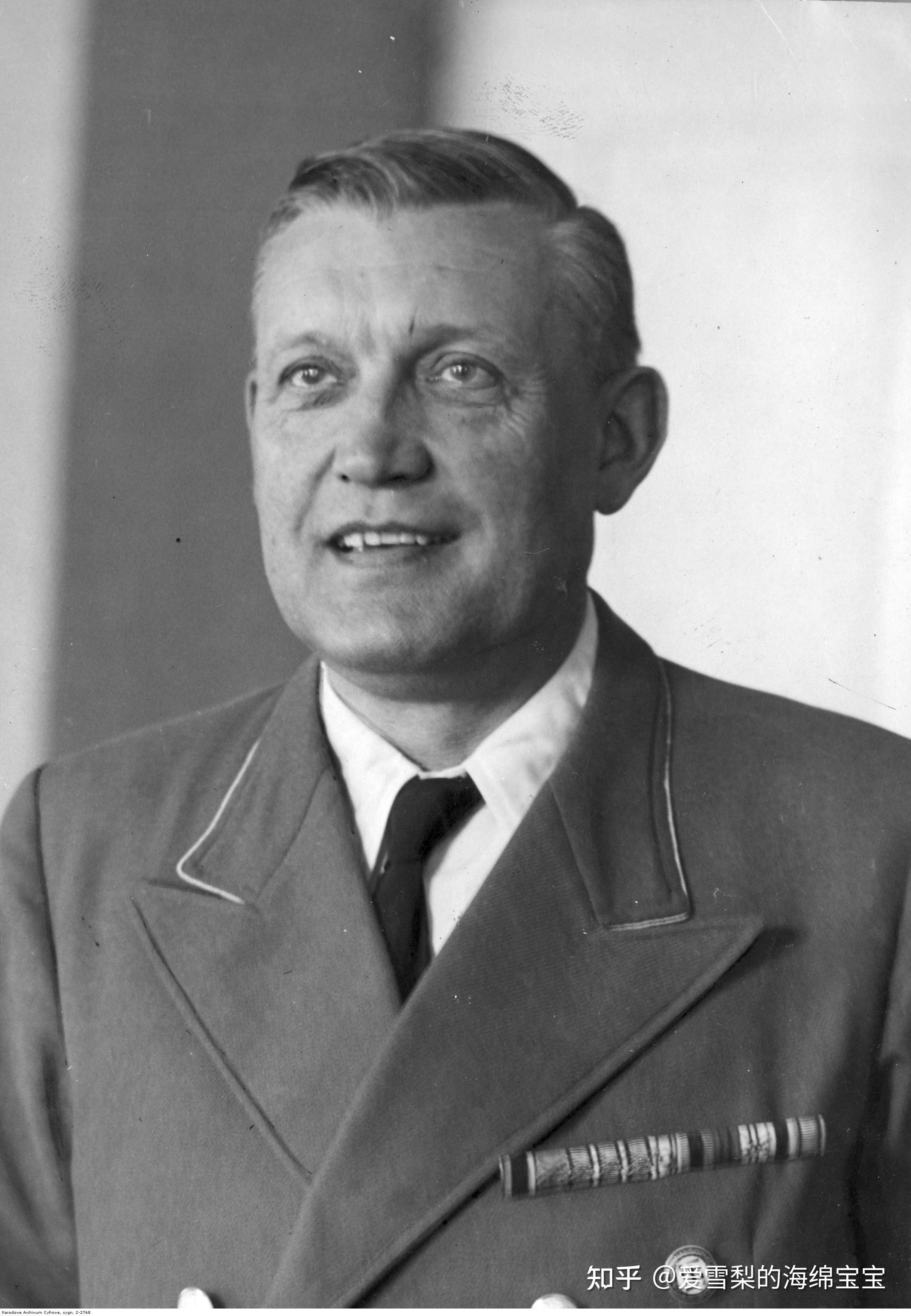 总督汉斯·弗兰克(hans frank)(1939年10月26日-1945年1月17日)副总督