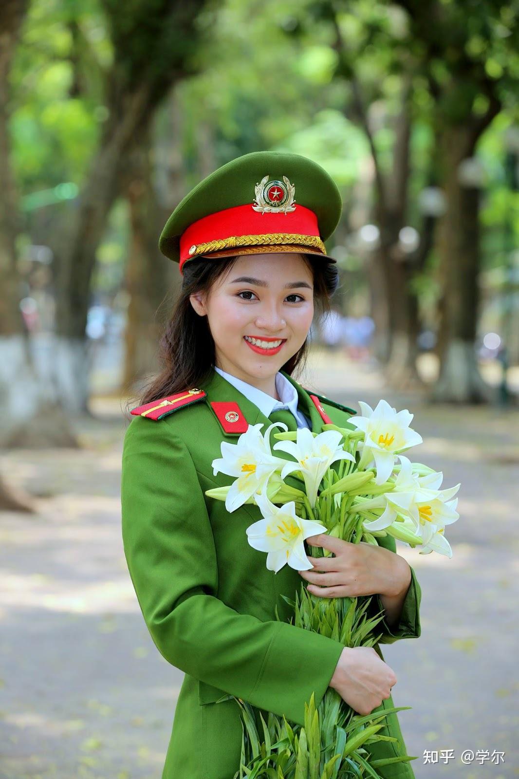漂亮的越南女公安(多图) 