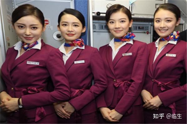 电影中国机长跟真实的川航8633脱险经历有哪些出入