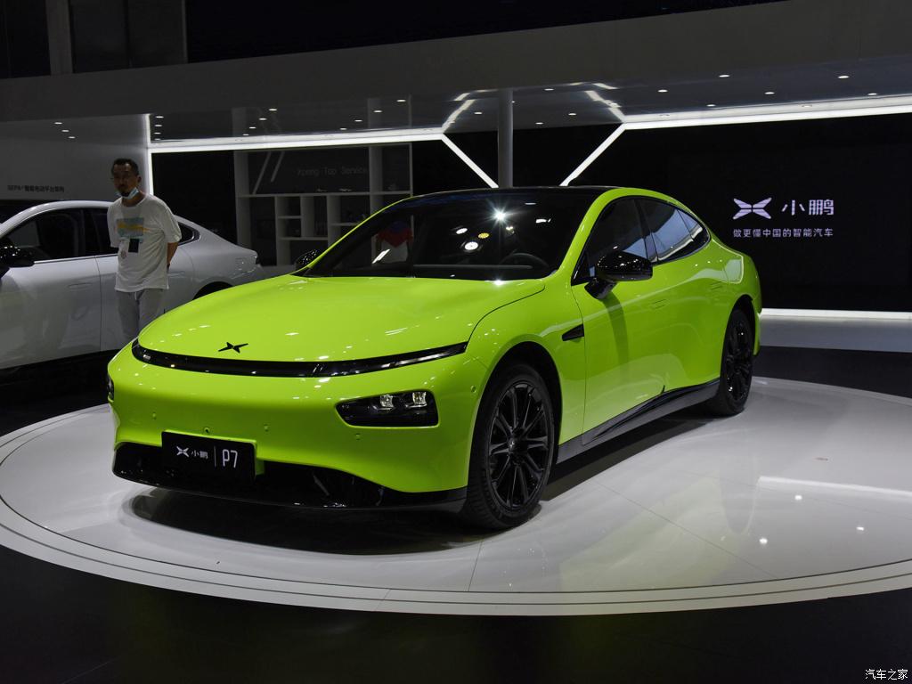 40万一台的无框剪刀门车型小鹏p7鹏翼版