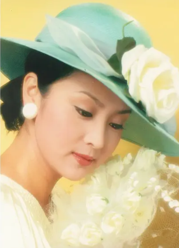 甄珍当年为何要和谢贤离婚?