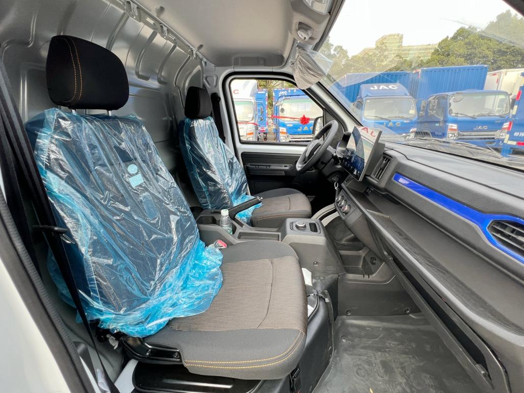 江淮蓝猫m1:纯电续航276公里,城配短途更加得心应手