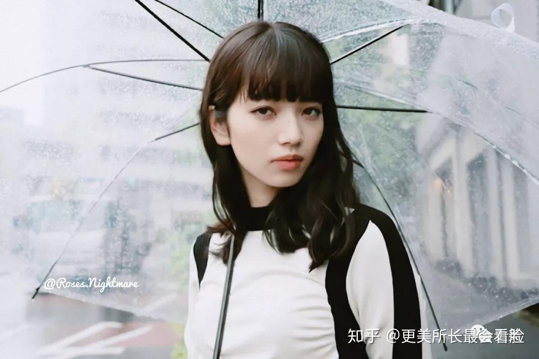 为什么很多男生认为的女神,女孩都认为不好看