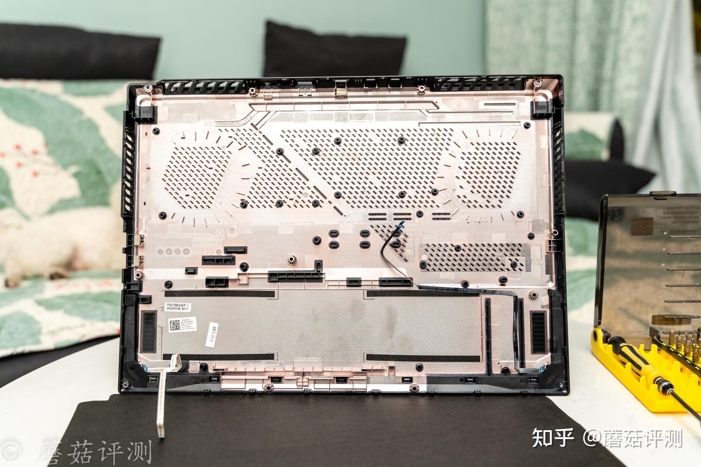 精致外观爆表性能一触即发rog枪神6plus超竞版游戏本拆解评测