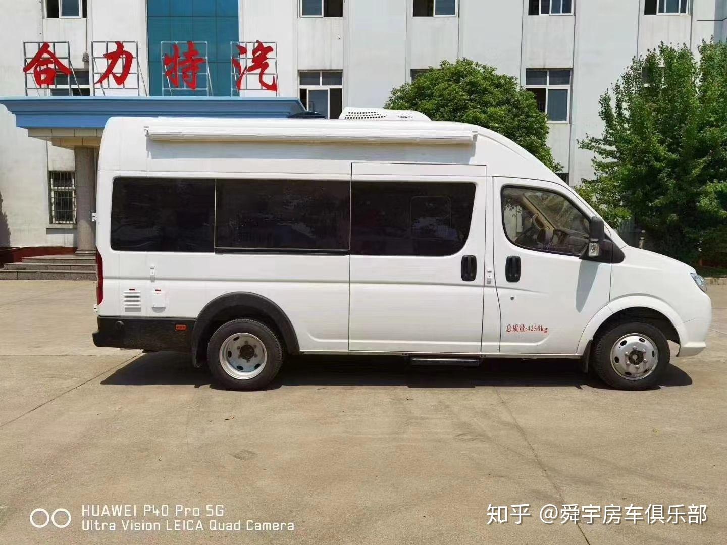 頂著這麼高的溫度來公司考察看車,最終選擇了東風御風v9加長軸後驅後