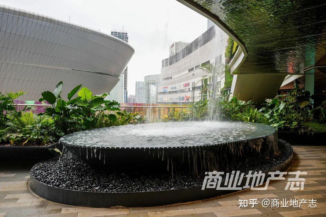 CRR百图斩 | 充满记忆点的成都招商大魔方 - 知乎