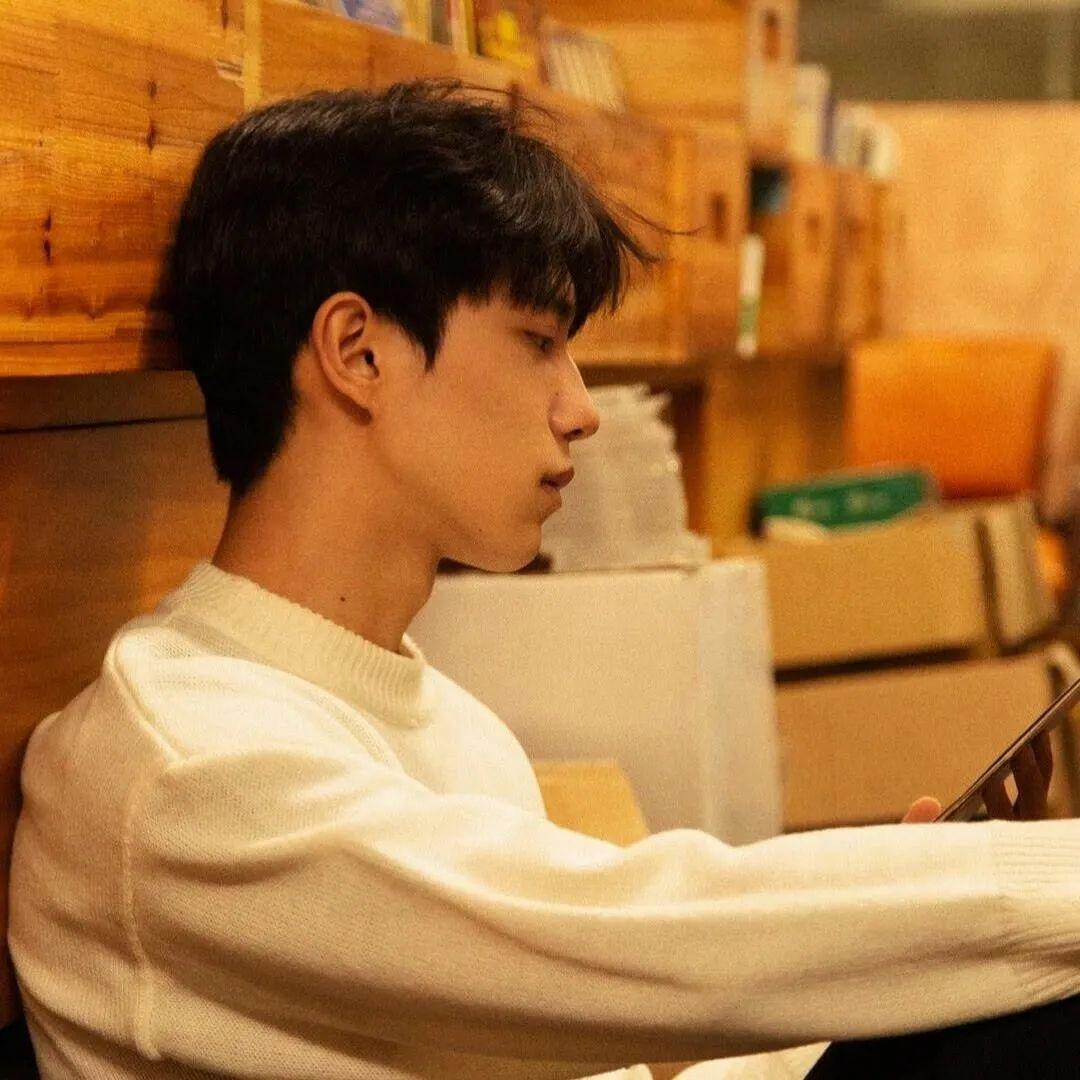 男生头像,无水印