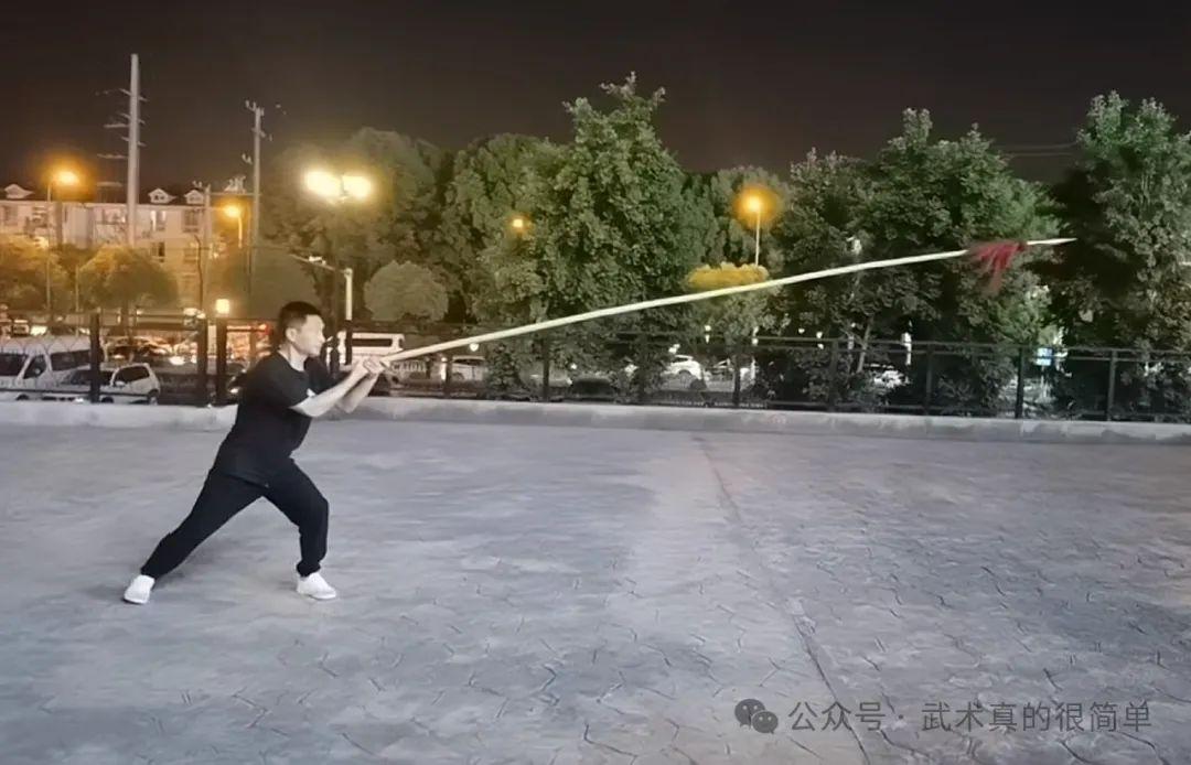 增加八极拳功力的最有效的训练,就是抖大杆子! - 知乎