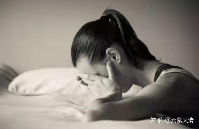 患者出现精神恍惚,迷迷糊糊的,神志有点不清醒,有心神不宁的情况,患者