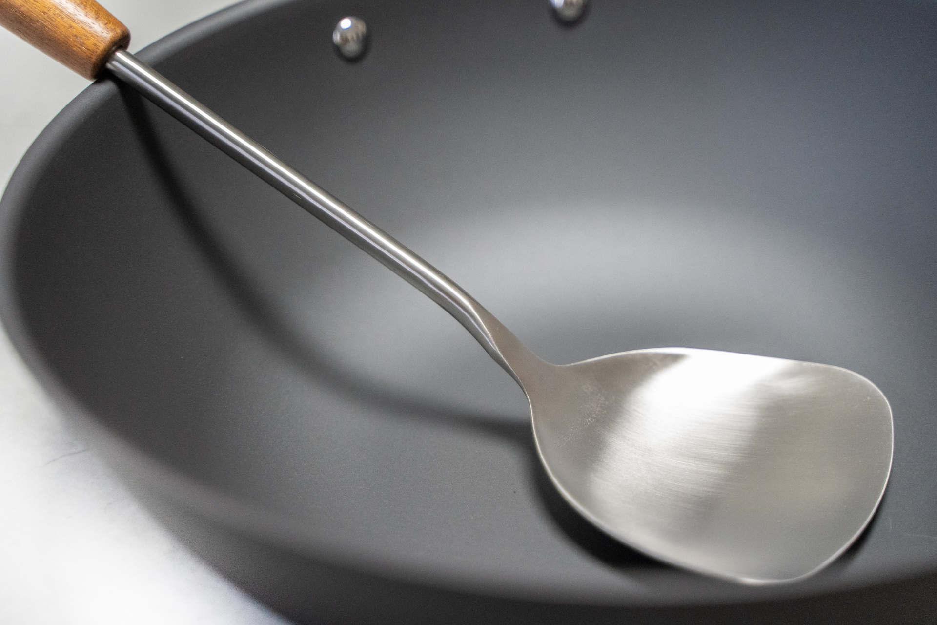 如何选一款又轻又健康的好锅让三禾窒氮轻铁锅告诉你答案