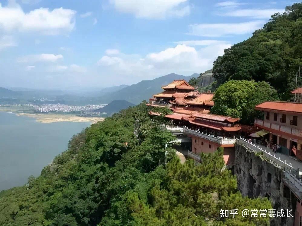 10年间"玻璃大王"曹德旺4上石竹山抽签,竟从事业低谷到飞黄腾达