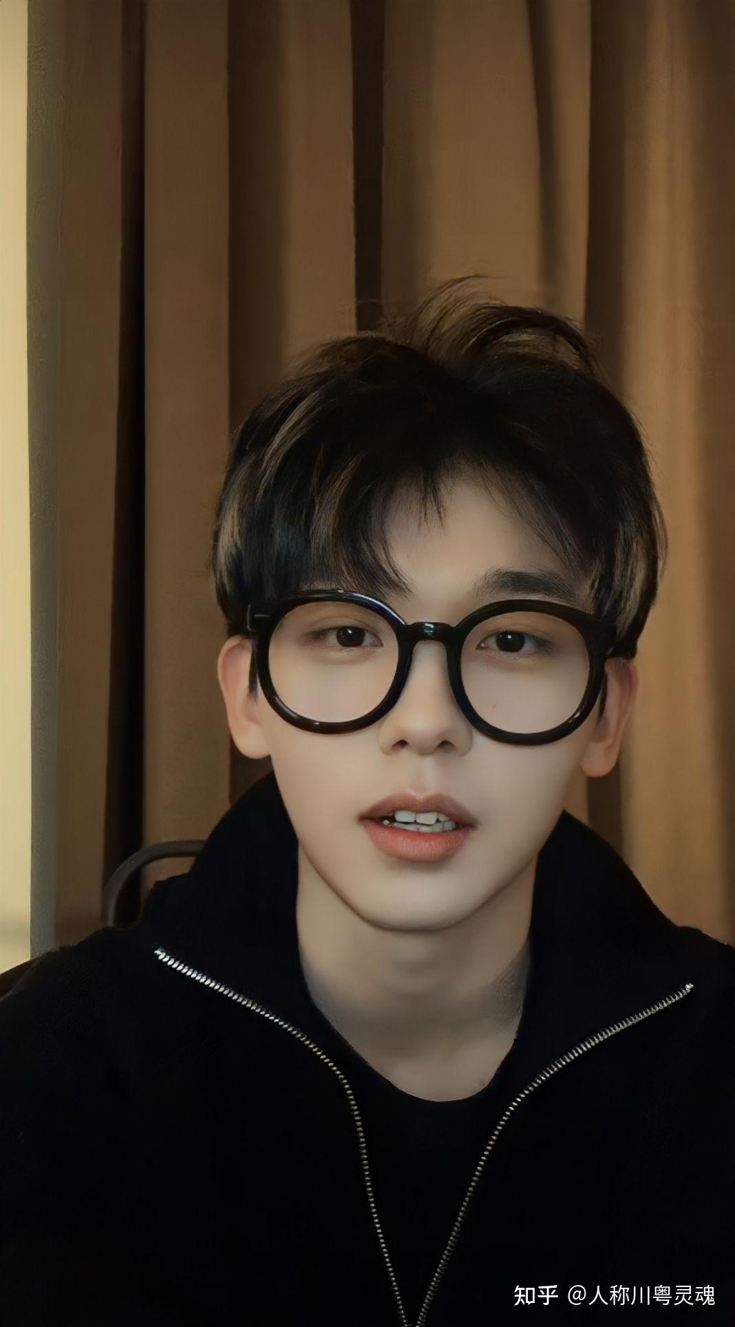 不高兴的小八怎么火起来的