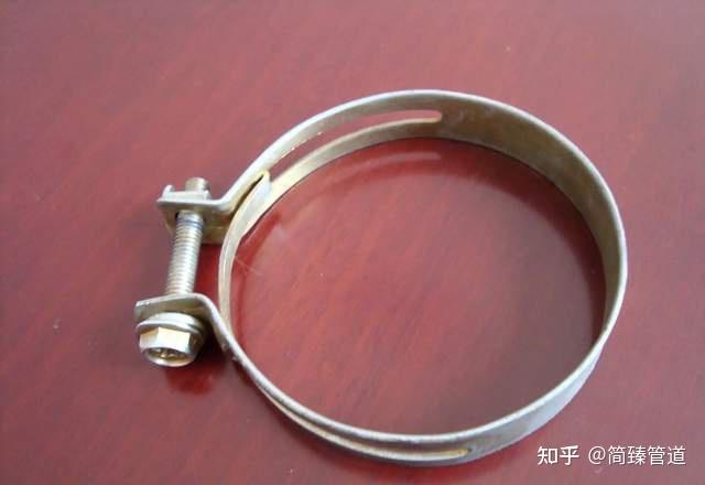 钢性卡箍关于卡箍的产品还有很多其他的样式和使用环境,我就不在