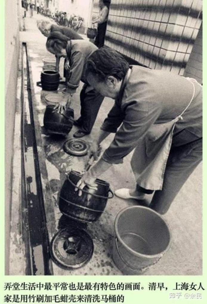 问题是:这样的贫穷生活从上世纪五十年代末一直延续到七十年代后期,近