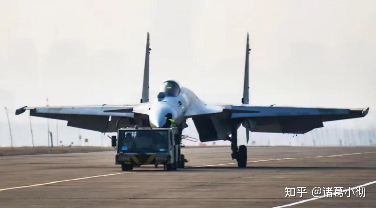 歼15有多强?对陆实弹射击演练,瞬间炸裂靶标,能否抗衡F35 - 知乎