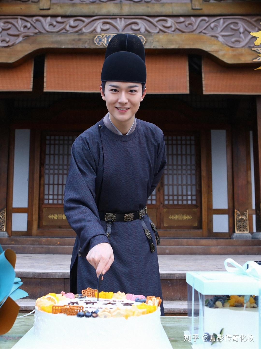 光王一同卷入朝堂风云,共同蜕变成长的传奇故事李炎,仇烟织宿命般