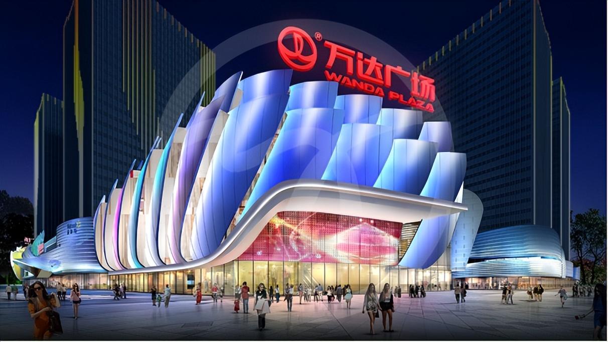 与类似光线传媒这样注重影视制作的公司不同,万达电影的业务重心始终