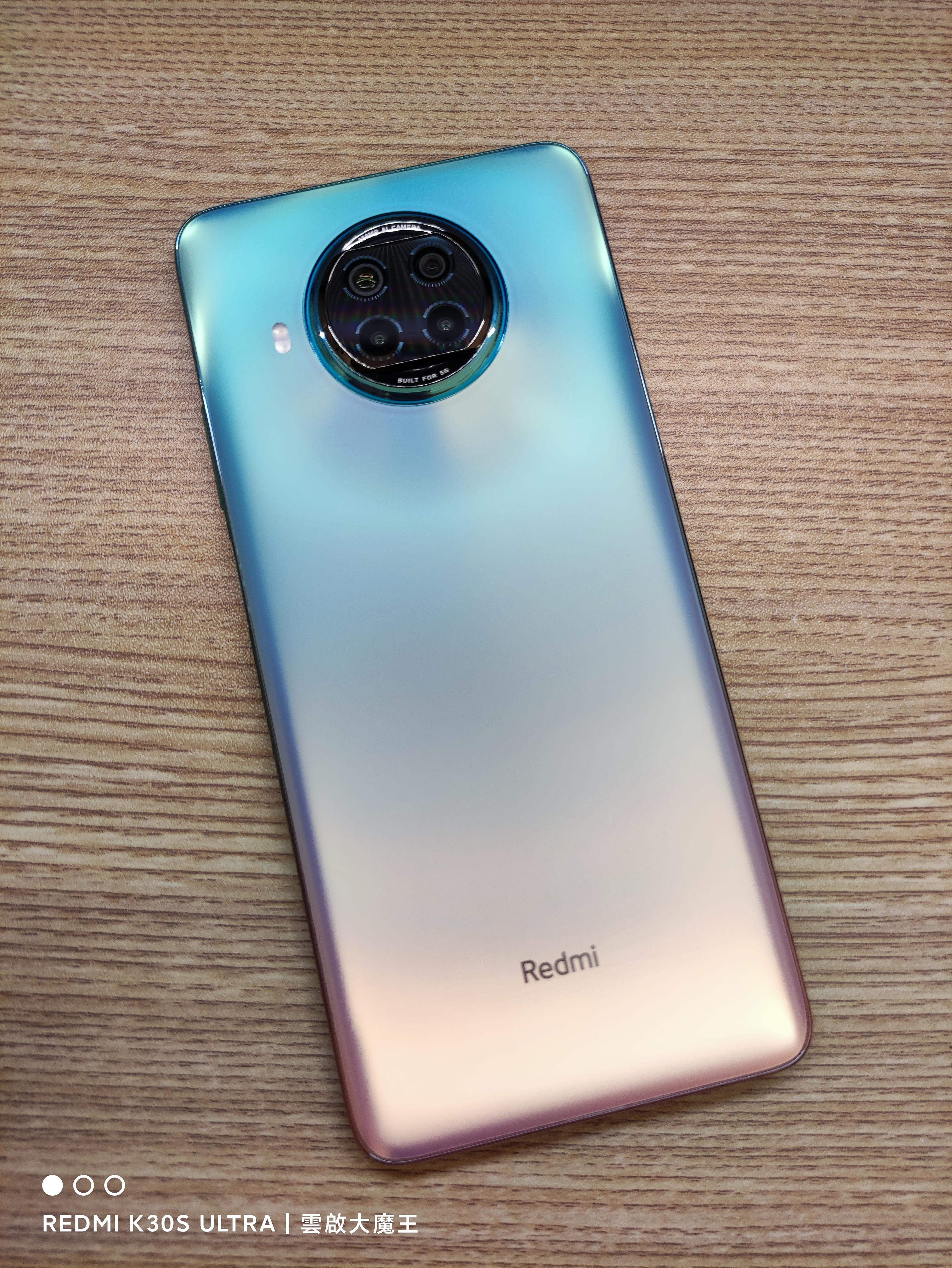 魔王拿到的是湖光秋色的配色,所以还是重点谈谈这个配色好了,发布会上