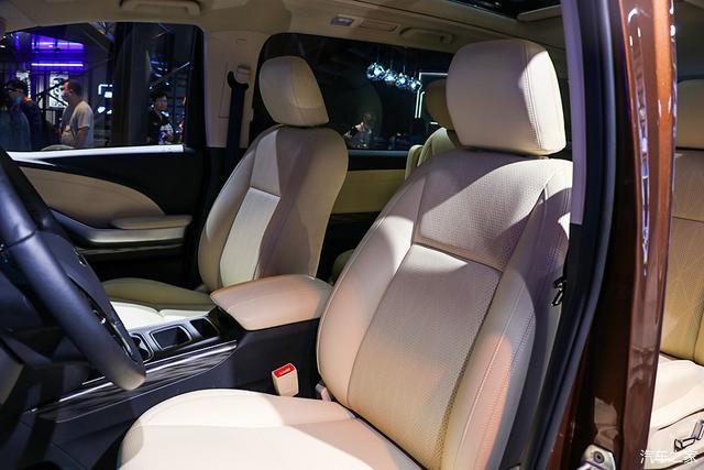 2020北京车展探馆瑞风m6max超大的乘坐空间