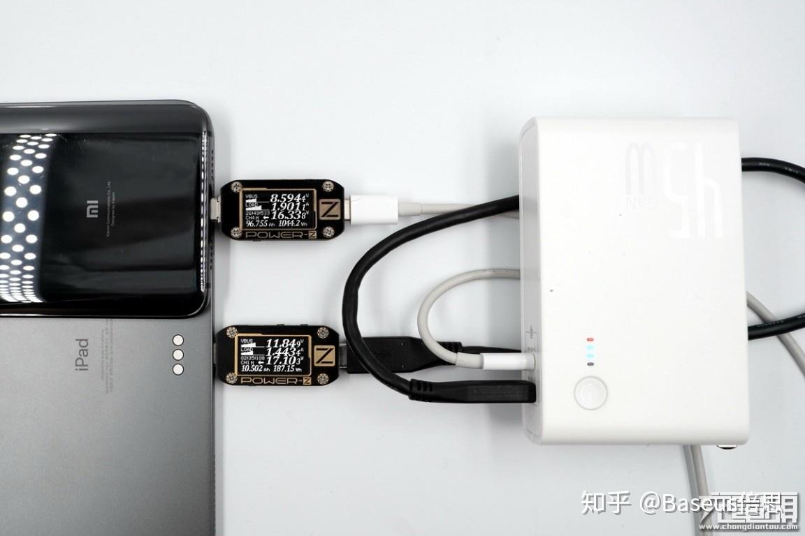 首先在充電器模式下使用usb-a為mate30充電,功率為4