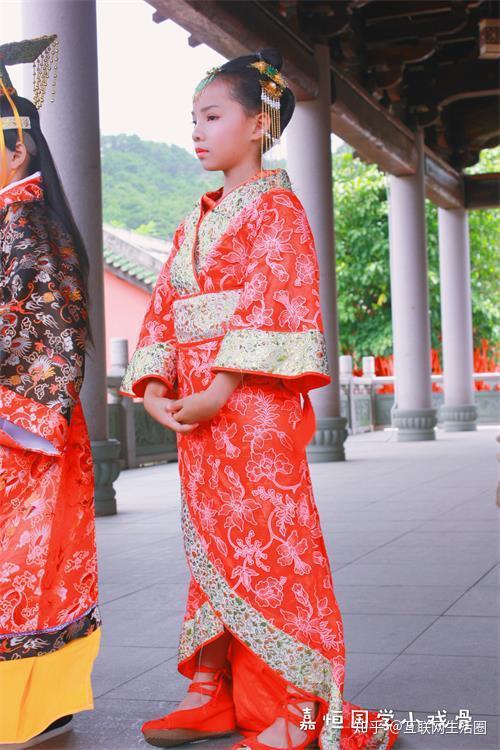 陈佳执导的大型百集古装儿童剧《嘉恒国学小戏骨》已经正式在广西电视