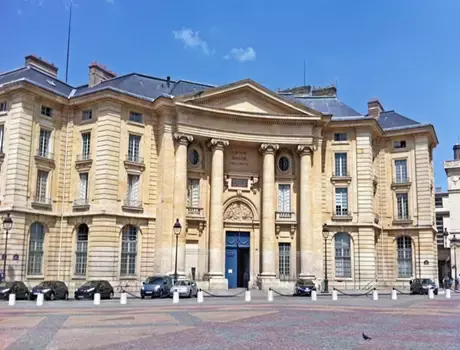 第五区和第六区,其前身为巴黎大学法学与经济学院,曾为法国培养了一代