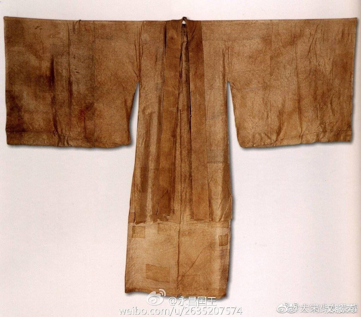 谢邀～现在搭配齐胸衫裙的大袖衫,也就是所谓的唐风大袖衫,但是,其实