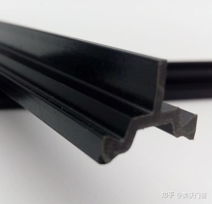部分隔热条知名品牌像是:泰诺风,舒茨曼,恩欣格等,大家在选购门窗的