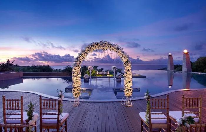 每个人都值得拥有一场奢而不贵的海岛婚礼丨文末有大彩蛋