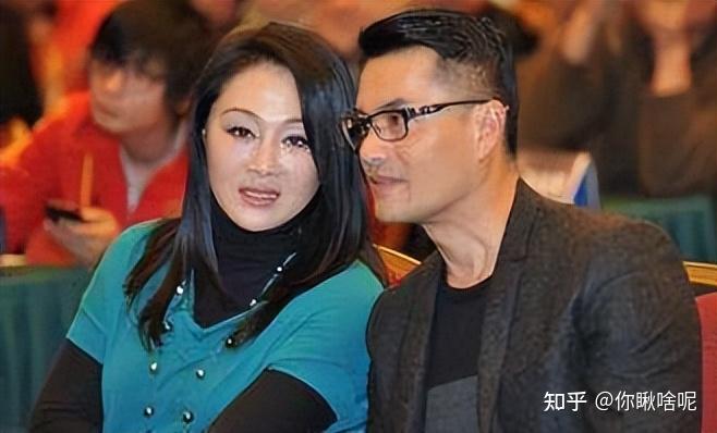 著名演员王姬事业和情感坎坷有泪如今仍将29岁智障儿子当宝