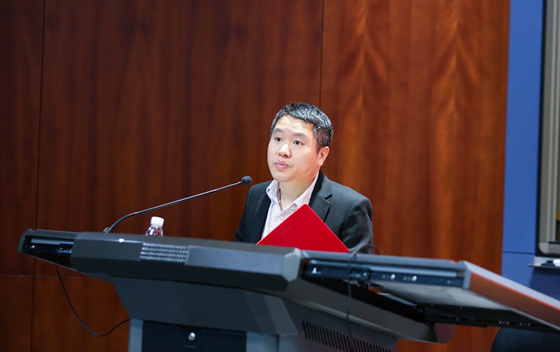 杨强用户隐私数据孤岛和联邦学习