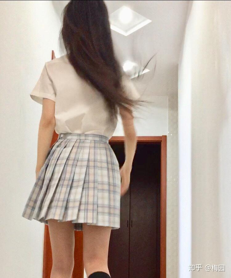 可爱女生穿jk服 v2-371ddf02149b448e91a17926ffd18a56_r.jpg