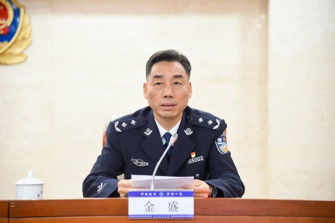 全市公安开展教育整顿集中学习系列活动董旭斌为全体民警上党课