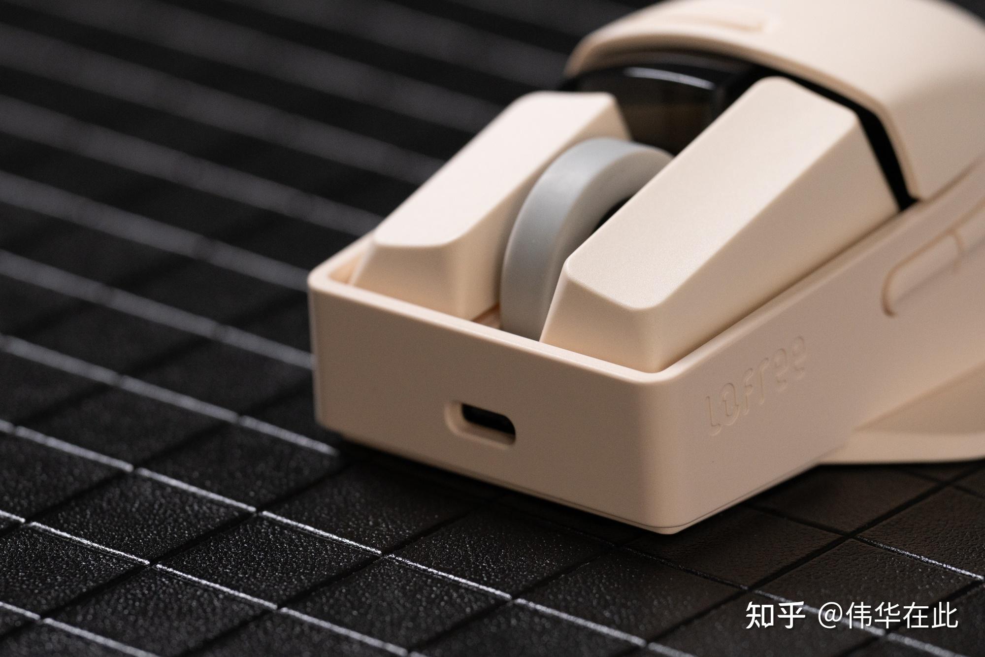 高级的设计感还自带屏幕—洛斐小翘三模无线鼠标 - 知乎