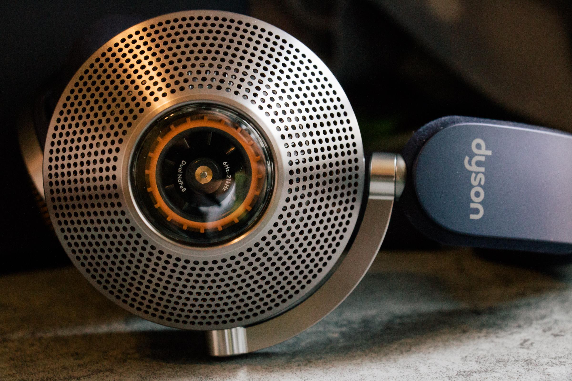 极致音质的黑科技耳机dysonzone戴森空气净化耳机出街测评