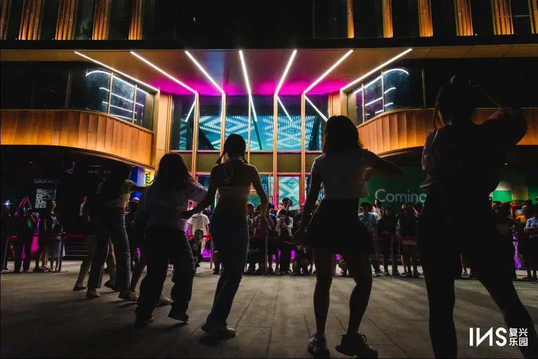 上海正在流行晚6早5的生活模式