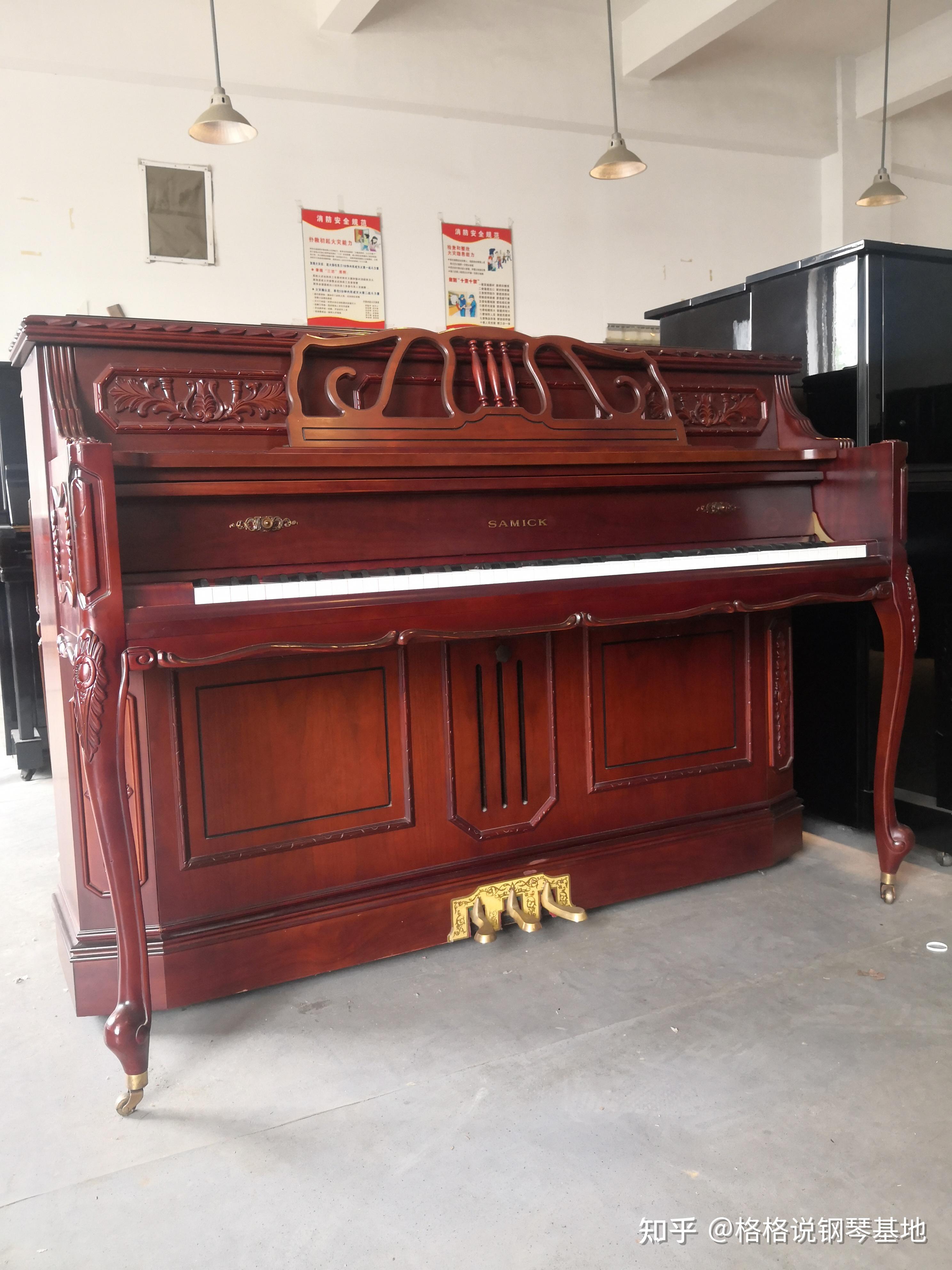 韩国三益钢琴的音质为典型的德系风格,大谱架,雕花工艺.技术