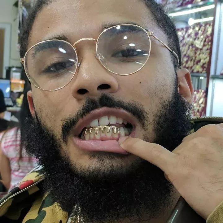 称霸美国嘻哈圈的56岁广东阿姨我不跳广场舞我卖大金链子