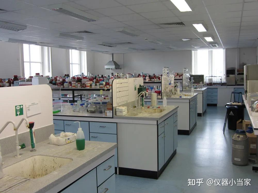英国布里斯托大学uob化学实验室一起来看看别人家实验室的管理模式