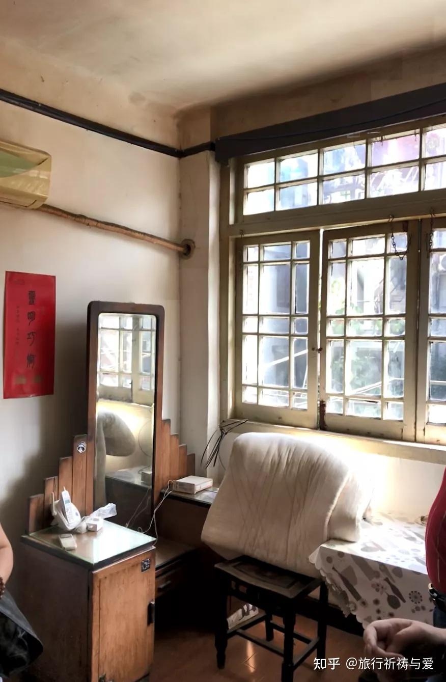 《我和我的父辈》温暖上映,跟着徐峥重回上海百年石库门老宅