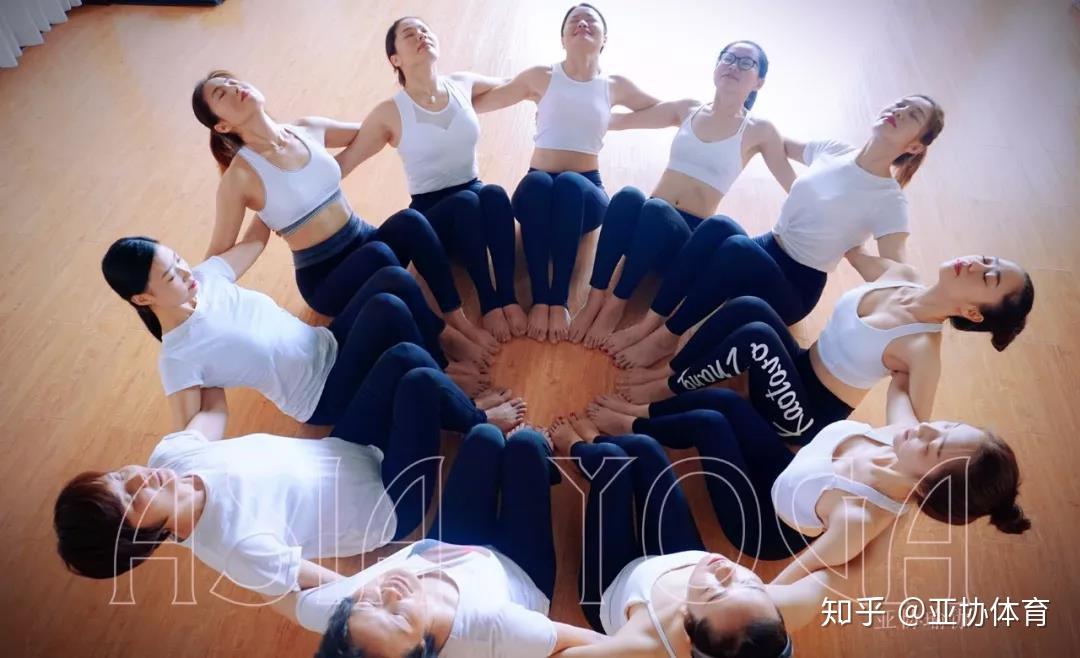 毕业我在亚协体育的哈他瑜伽毕业啦感恩与大家的相遇