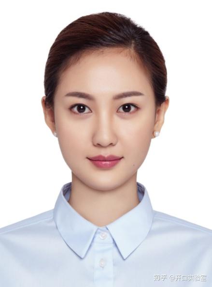 拍照怎么拍出眼睛闪光 v2-38661f37c389729ba8bfdc808c2b18f6_r.jpg