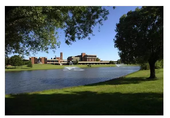 秋季申请截止日期:6月15日基尔戈尔学院位于德克萨斯州,距离达拉斯仅