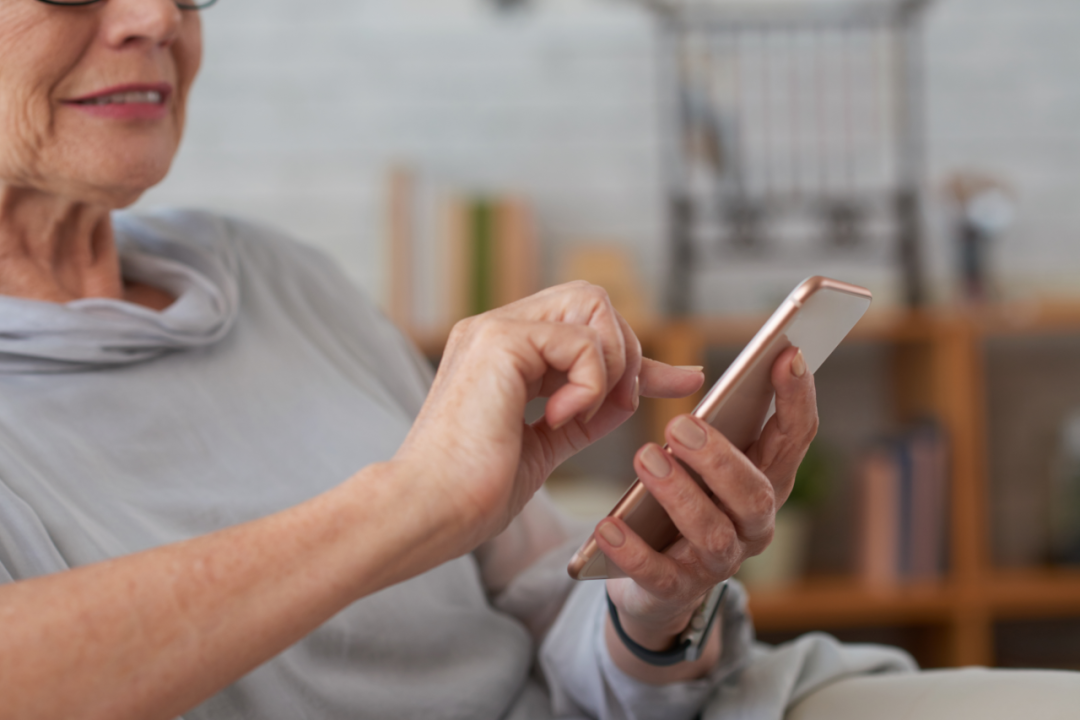 02/三不要不要泄露任何个人信息在接听陌生人打来的电话,或收到陌生