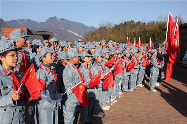 興山橋中學子重走紅軍路感悟永不磨滅的紅色精神