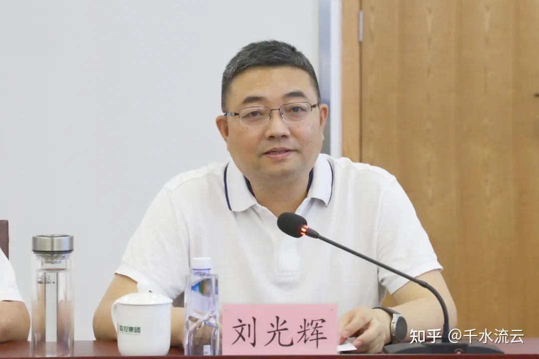 副总经理曾龙,龙湖冠寓华中大区总经理李翱及联投湖北工建党委副书记